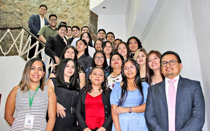 Estudiantes de la carrera de Tecnología Superior en Contabilidad del grupo CPN56 asistieron al campus matriz para rendir su examen complexivo