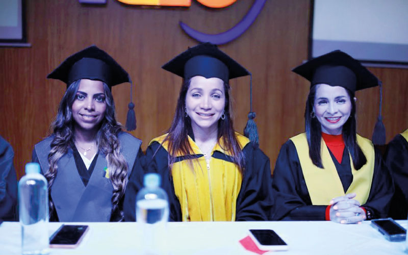 Ceremonia de graduación de los nuevos profesionales del Ecuador