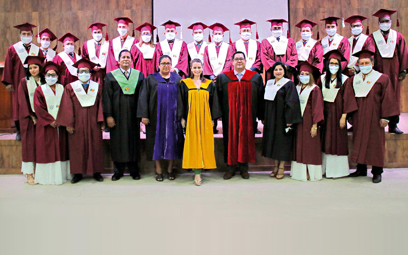 Graduados en la Carrera Planificación y Gestión de Transporte Terrestre