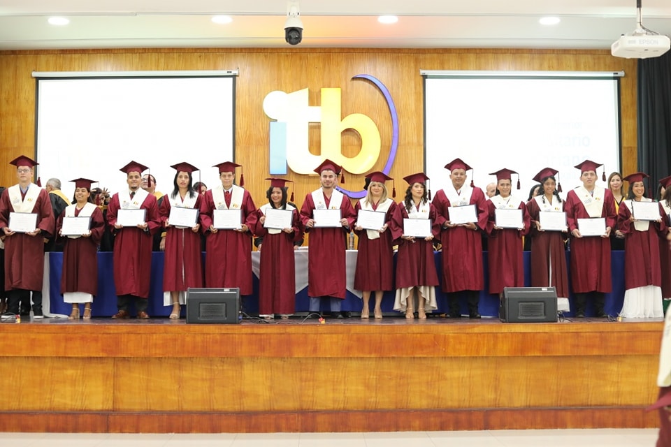 Segunda ceremonia de incorporación reúne a más de 290 graduados