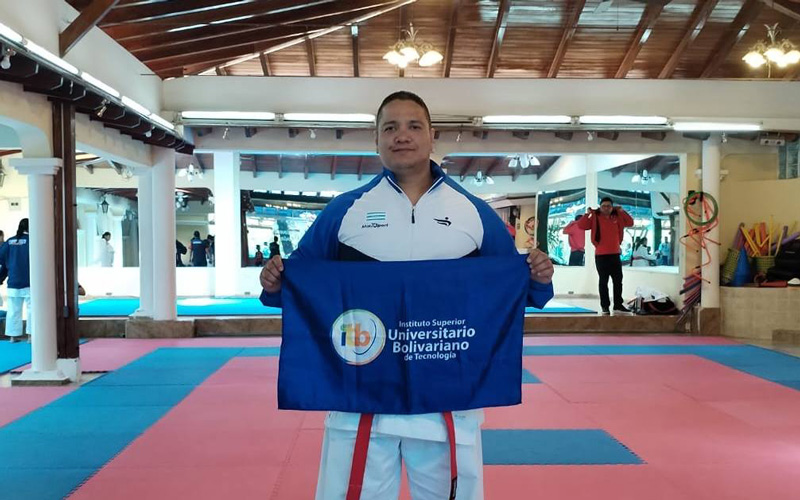 Estudiante del Rehabilitación Física se corona como Vicecampeón Nacional en Kata Do en el Selectivo de Para-Karate en Quito.