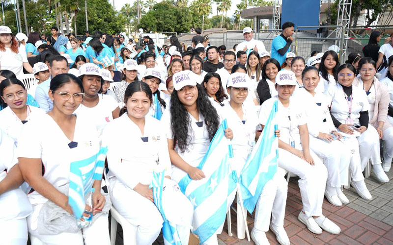 Estudiantes del ITB asistieron a Sesión Solemne por los 489 años de Fundación de Guayaquil. 