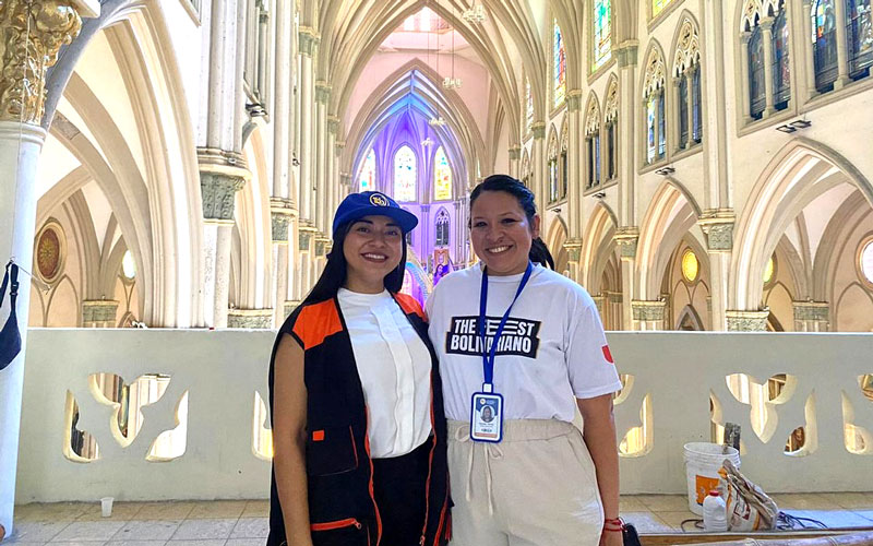 Reunión estratégica para el Proyecto Turístico “Destino de Luz” en la Catedral de Guayaquil.