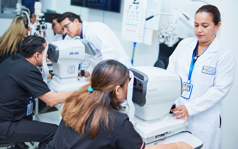 ¡Conviértete en un líder de la salud visual en ITB! 