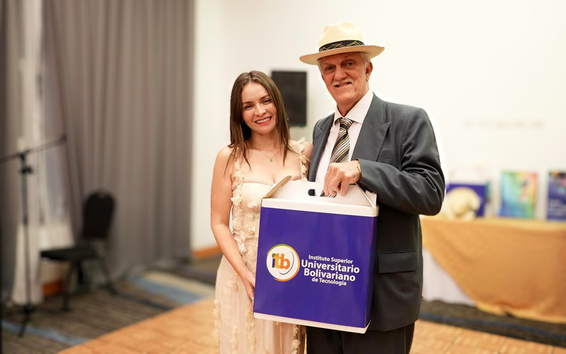 Noche de cultura y agradecimiento en el VIII Congreso Internacional de Ciencias Pedagógicas del Ecuador 