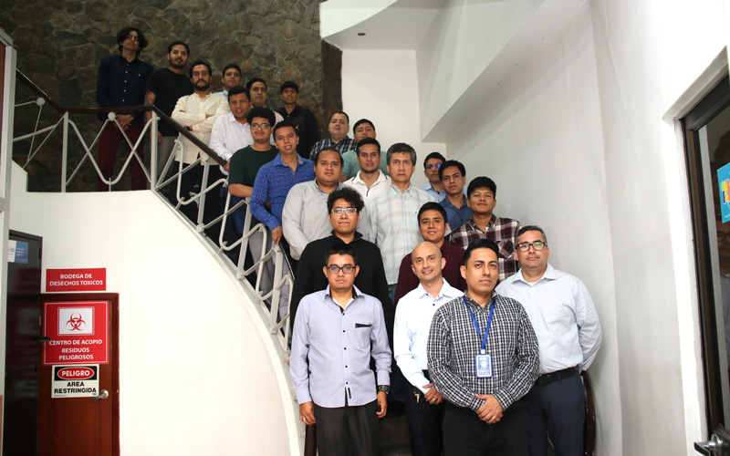 Estudiantes de Desarrollo de Software concluyen su etapa académica con el examen complexivo.