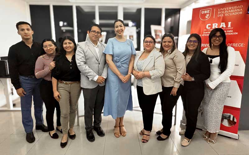 Descubre los momentos más destacados del ITB en la Exposición Literaria Eugenio Espejo.