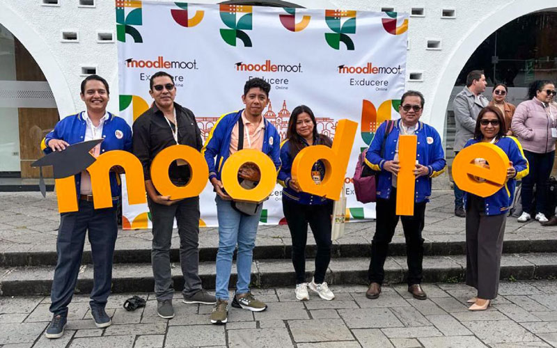 El equipo de administradores de la plataforma Moodle del ITB - participa activamente en el Moodle Moot 2025.
