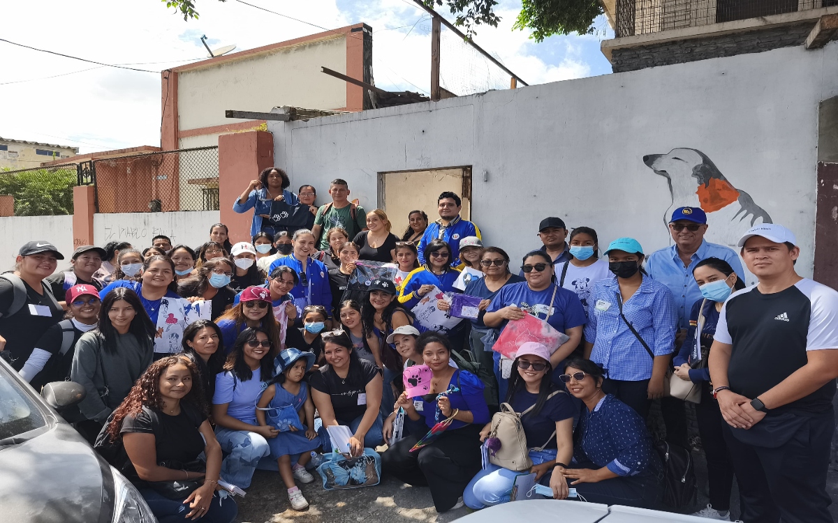 Estudiantes ITB impulsan el cambio social con servicio comunitario a través del arte y el diseño.