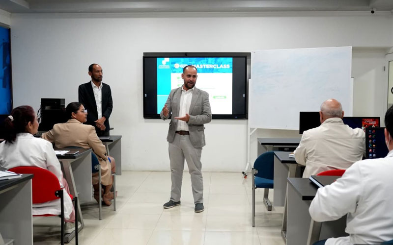 ITB fortalece la formación investigativa con masterclass sobre búsqueda científica en inglés.