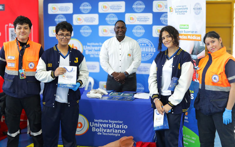 El ITB  participó en la feria estudiantil de la Unidad Educativa Cardenal Bernardino Echeverría Ruiz