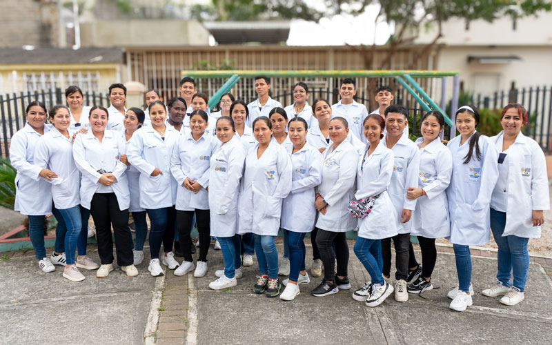 Comprometidos con la salud y el servicio a la comunidad