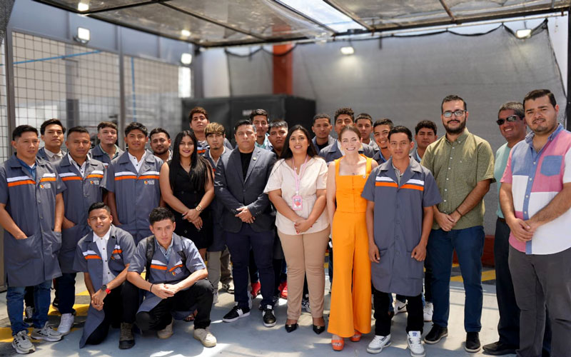 Celebra con Éxito la Inauguración de su Taller de Pintura 