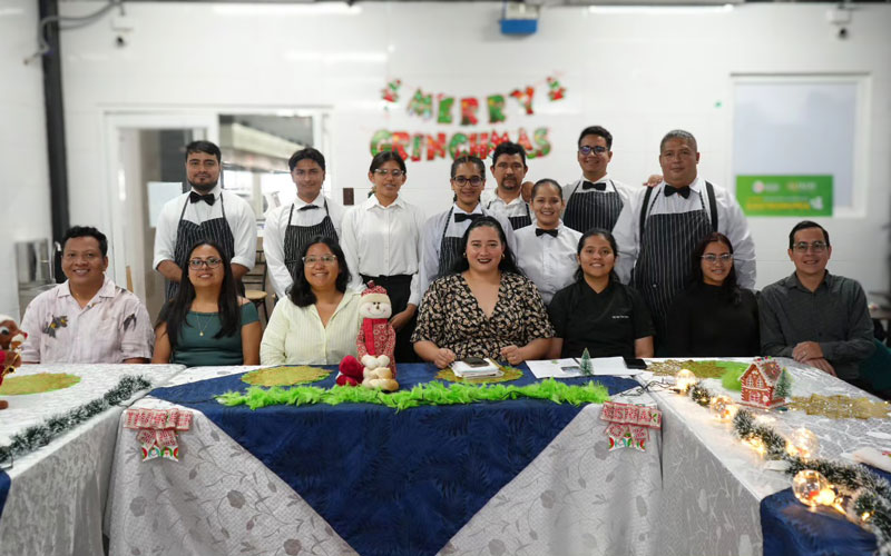  Estudiantes de Gastronomía del ITB cautivan con cena temática "La Ciudad Quién"