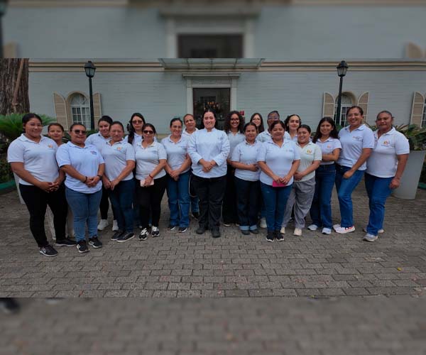 Estudiantes de Gastronomía del ITB fortalecen su aprendizaje con visita técnica al Hotel del Parque
