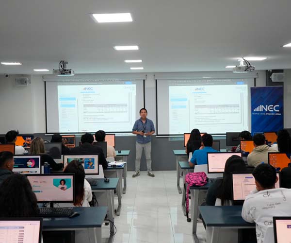 ITB fortaleció competencias investigativas con capacitaciones del INEC dirigidas a estudiantes y docentes