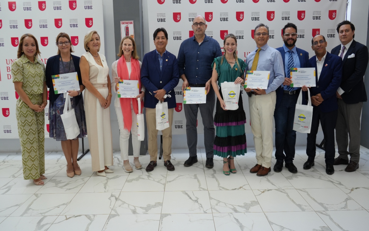 Brindis y Almuerzo en Honor a Conferencistas del VI Congreso de Ciencias Técnicas y Empresariales.