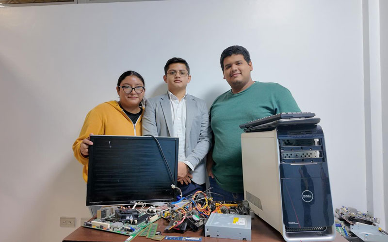 Familia bolivariana participó en jornada de Reciclaje Electrónico por un campus más verde